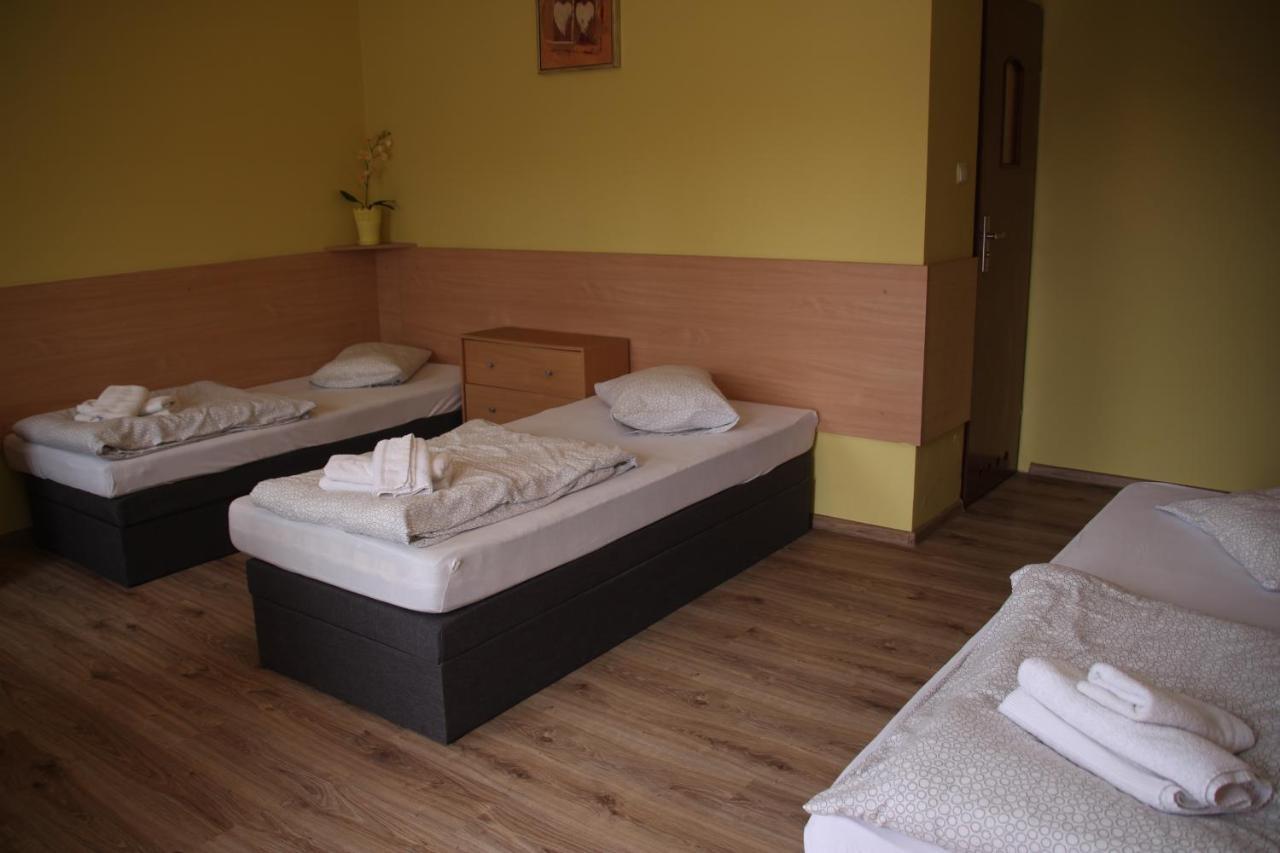 Zajazd Pod Kominkiem - Brzoza Kolo Torunia Exterior photo